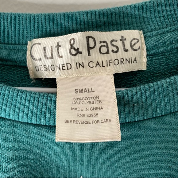 Green Butterfly Graphic Knotted Crop Sweatshirt - Picture 8 of 8